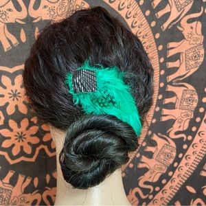 Handmade women trendy green black feathers flip clip closure hair accent. NWOT.